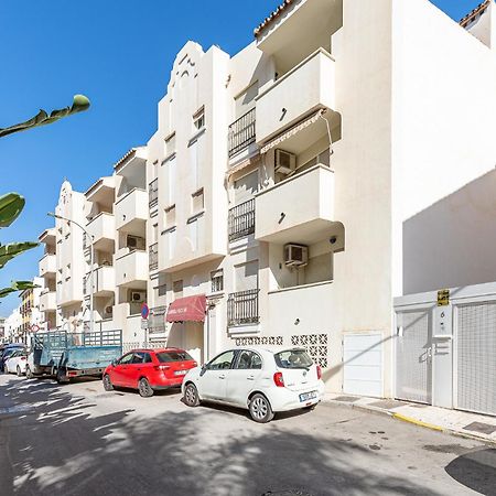 797 Holiday Rentals - Piso Para 3 En La Carihuela Con Piscina Торремолинос Экстерьер фото
