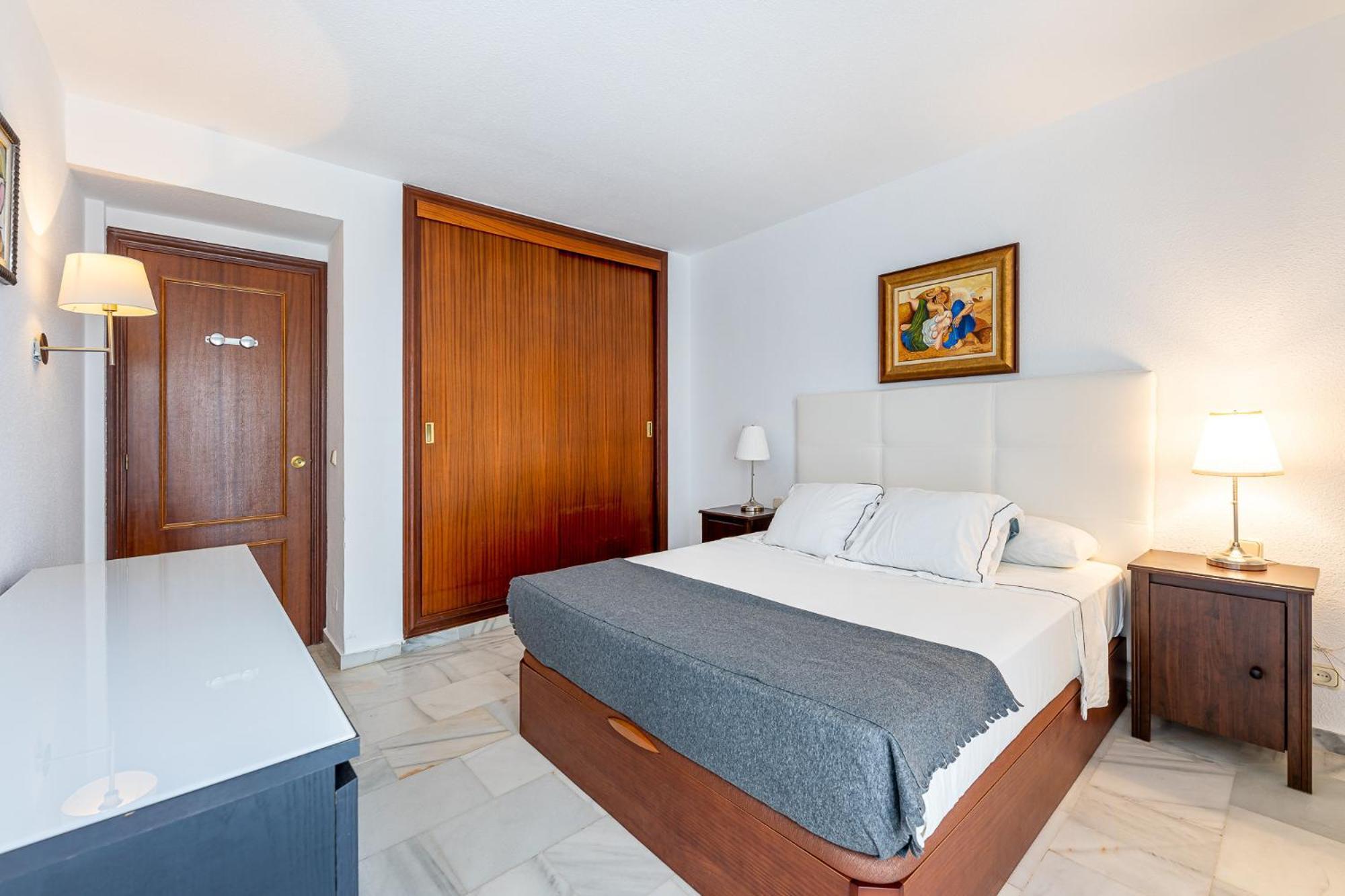 797 Holiday Rentals - Piso Para 3 En La Carihuela Con Piscina Торремолинос Экстерьер фото