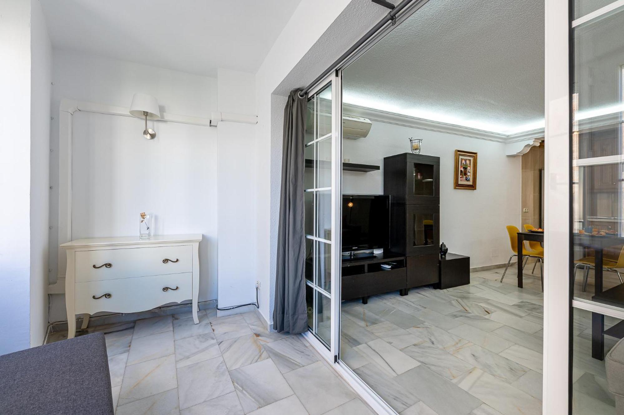 797 Holiday Rentals - Piso Para 3 En La Carihuela Con Piscina Торремолинос Экстерьер фото