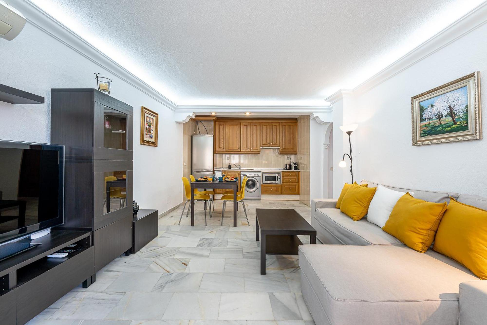 797 Holiday Rentals - Piso Para 3 En La Carihuela Con Piscina Торремолинос Экстерьер фото