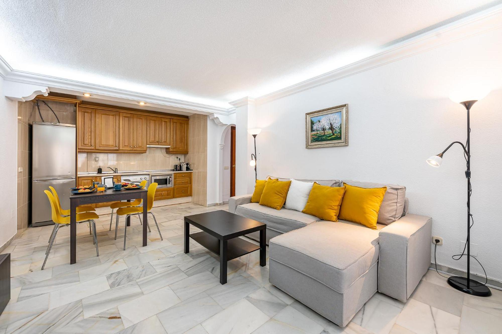 797 Holiday Rentals - Piso Para 3 En La Carihuela Con Piscina Торремолинос Экстерьер фото
