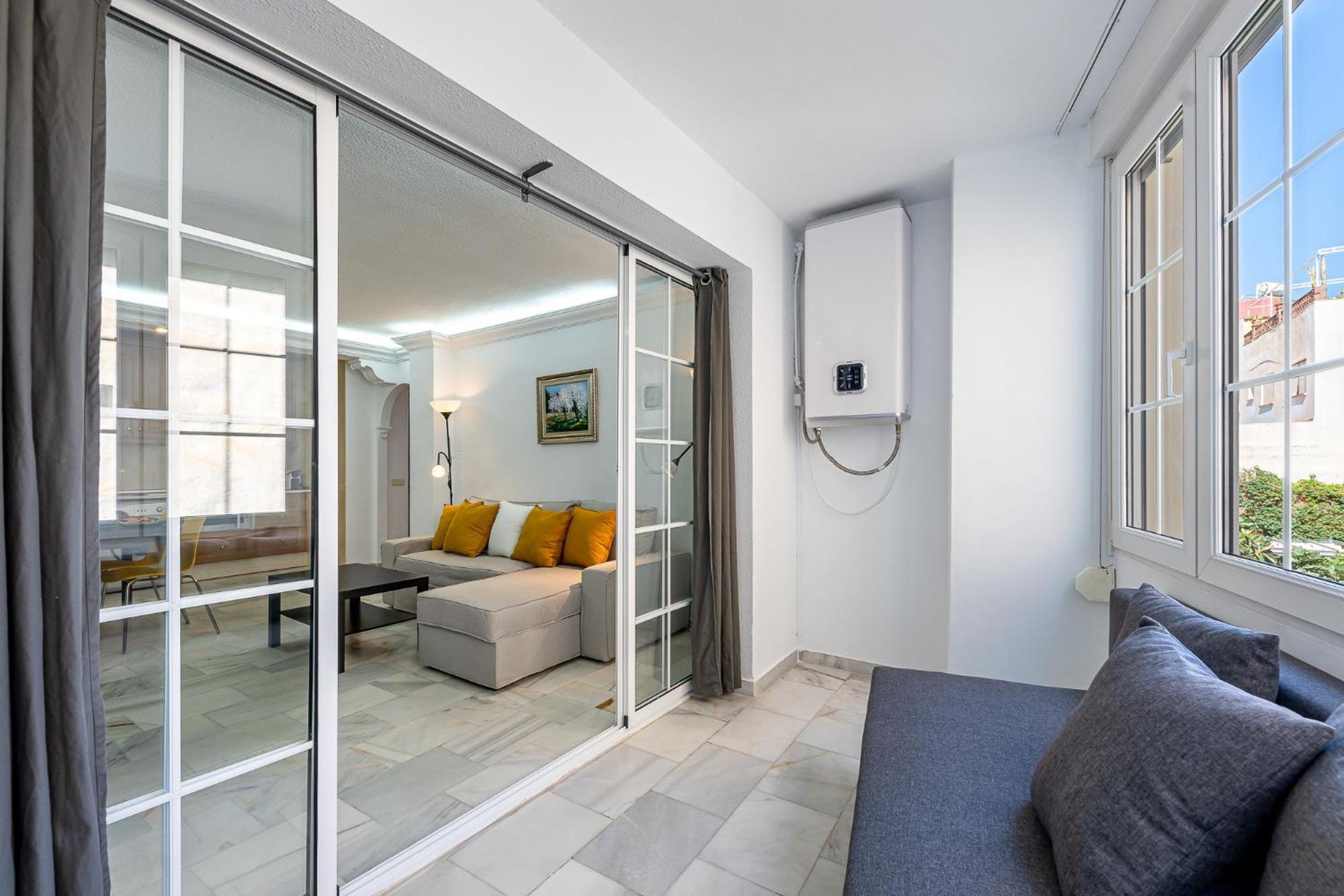 797 Holiday Rentals - Piso Para 3 En La Carihuela Con Piscina Торремолинос Экстерьер фото