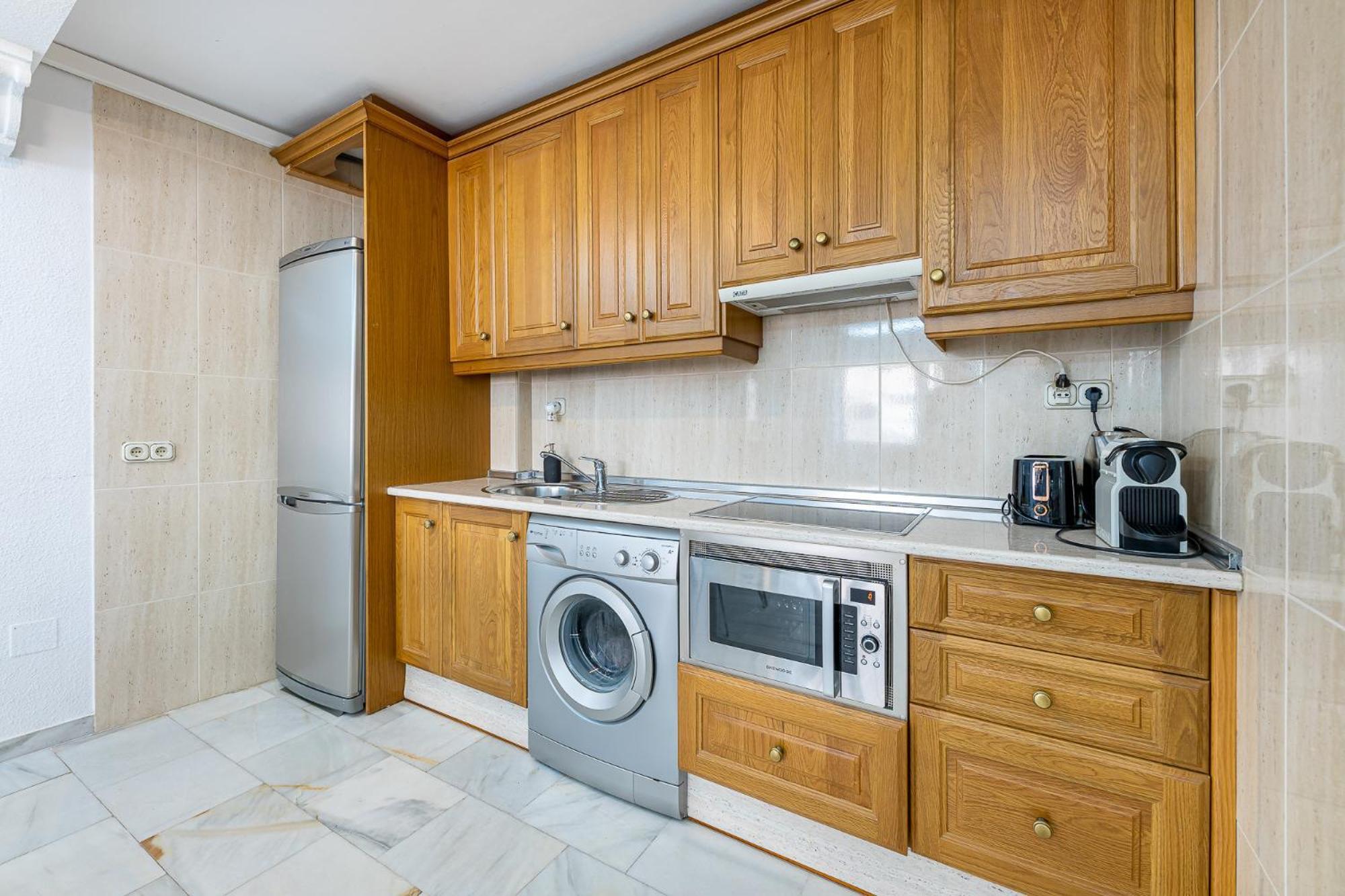797 Holiday Rentals - Piso Para 3 En La Carihuela Con Piscina Торремолинос Экстерьер фото