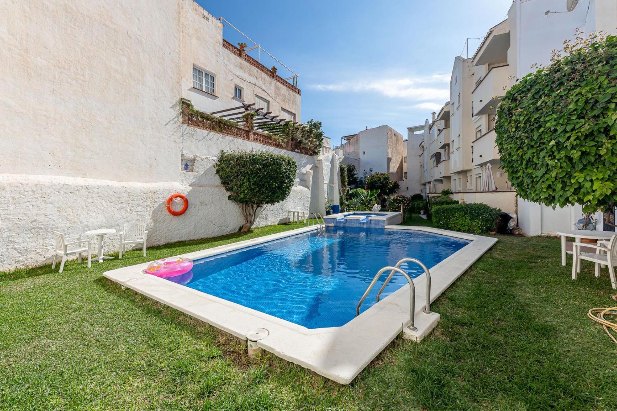 797 Holiday Rentals - Piso Para 3 En La Carihuela Con Piscina Торремолинос Экстерьер фото