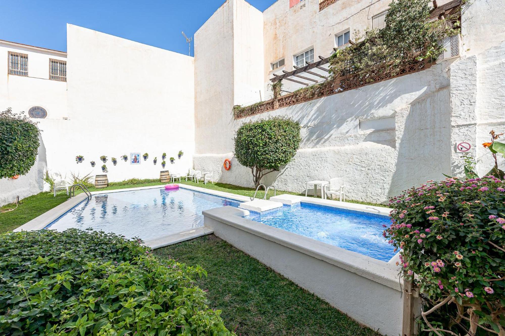 797 Holiday Rentals - Piso Para 3 En La Carihuela Con Piscina Торремолинос Экстерьер фото